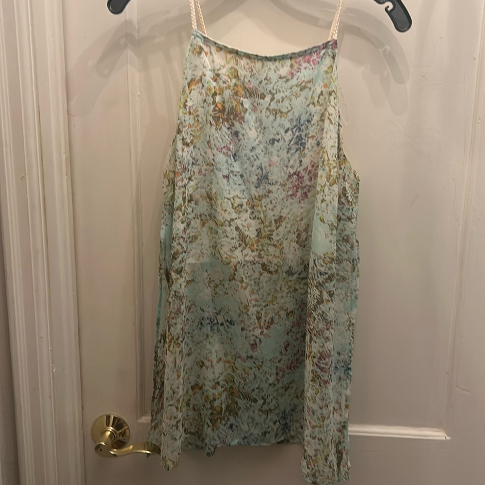 Feminine tank cropped with sheer overlay